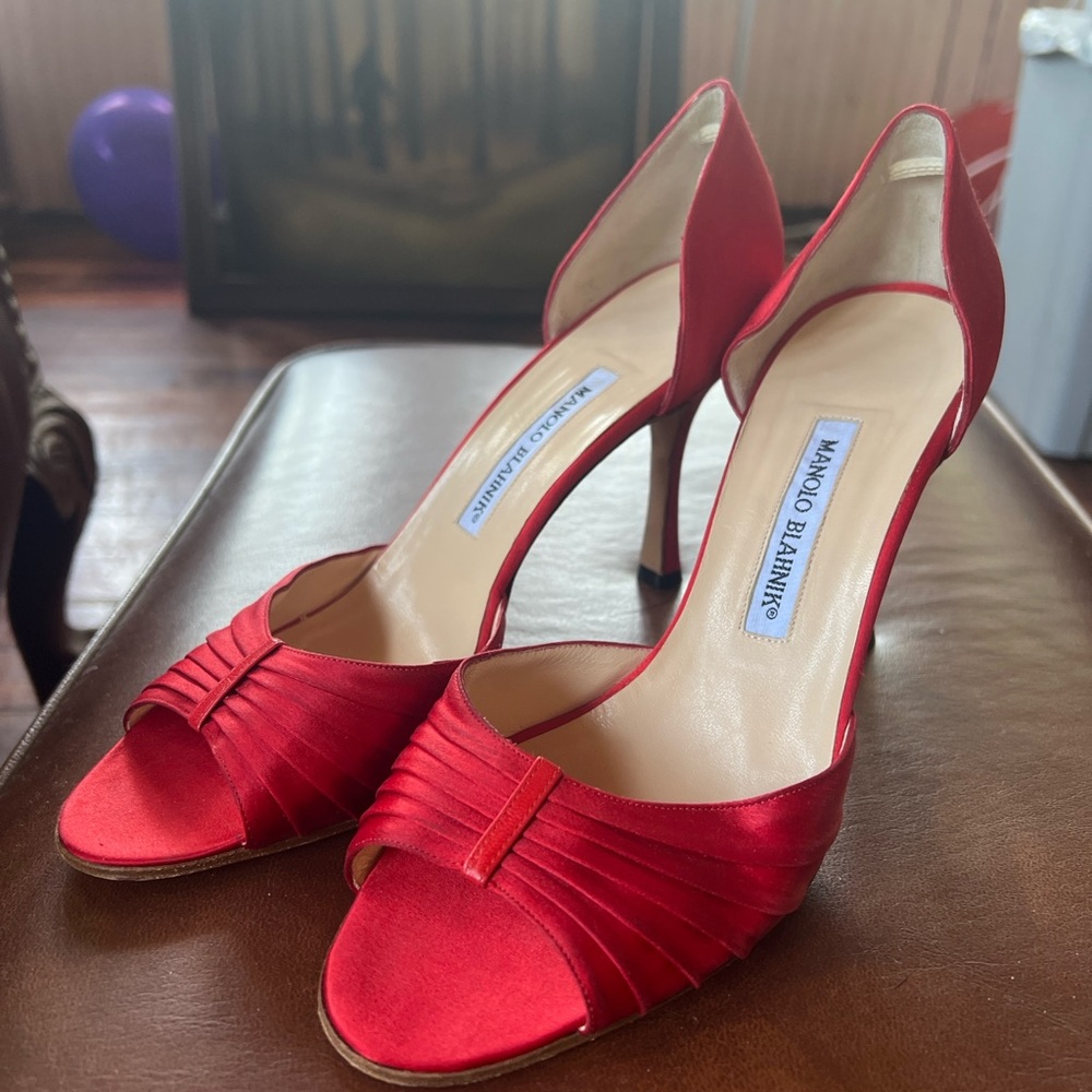 Manolo Blahnik Scarlet Peep-Toe Heels